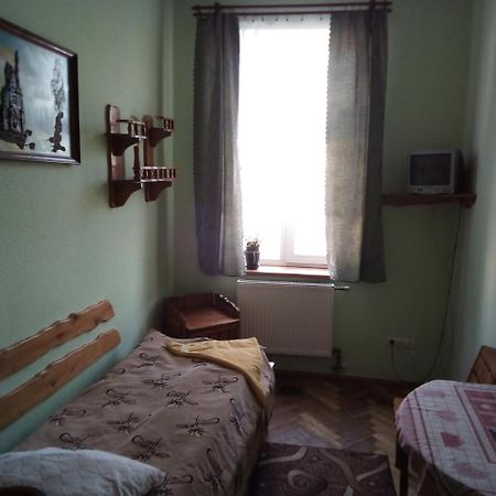 Готель Центральний Brody Bagian luar foto